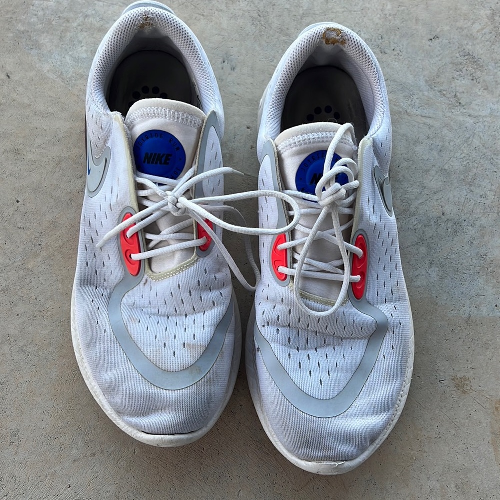 Men’s Nike shoes